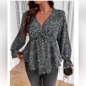 SHEIN  V-Neck Flounce Sleeve Black & White Peplum Blouse 3X new, never worn